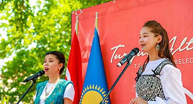 Kazak Milli şairi Abay Kunanbayev doğumunun 178'inci yılında anıldı
