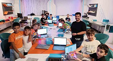 Kepez'de geleceğin teknoloji liderleri yetişiyor