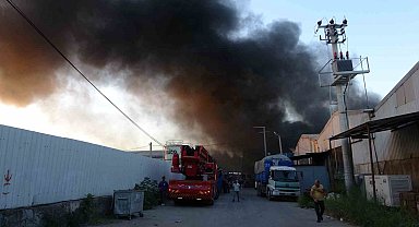 Kocaeli'de geri dönüşüm tesisinde yangın