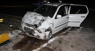 Konya'da iki otomobil kavşakta çarpıştı: 4 yaralı