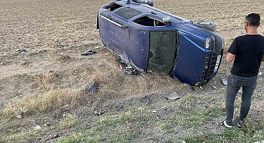 Konya'da lastiği patlayan otomobil takla attı: 3 yaralı