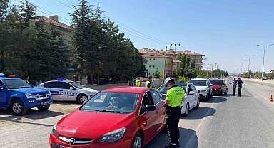 Kulu'da jandarma ve polisin denetimleri devam ediyor