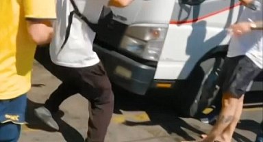 Maltepe'de akaryakıt istasyonunda satırlı kavga kamerada