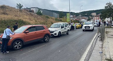 Maltepe'de vinç sürücüsü ortalığı birbirine katıp kaçtı: 16 araç birbirine girdi