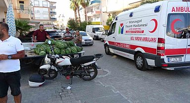 Manavgat'ta motosikletle otomobil çarpıştı: 1 yaralı