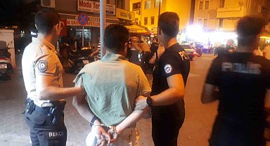 Motorunu polisin üzerine sürdü, yakalanınca "torbacı" olduğu ortaya çıktı