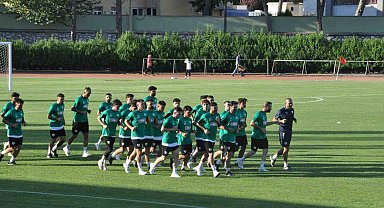 Muğlaspor sezonun ilk antrenmanı için sahaya indi