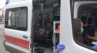 Otomobil ile çarpışan motosikletin sürücüsü yaralandı