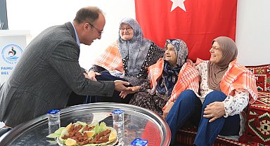 Pamukkale'de koca çınarlar her hafta bir etkinlikle eğleniyor