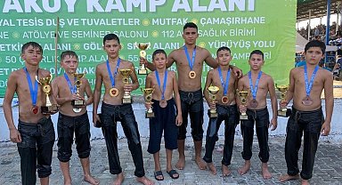 Pamukkaleli pehlivanlar Manisa'dan 8 madalya kaptı