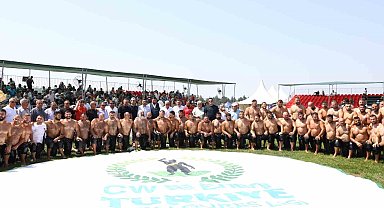 Pehlivanlar er meydanına çıktı