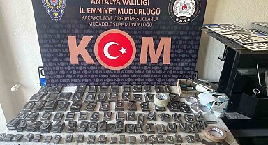 Sahte plakalar bastı, internet üzerinden satışa çıkardı