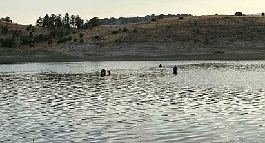 Serinlemek için girdiği barajda kaybolan genci arama çalışmaları sürüyor