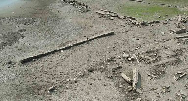 Sular çekildi, tarihi Şamlar Mahallesi'ndeki asırlık mezar ortaya çıktı
