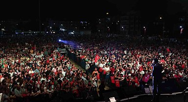 Süperstar, Ajda Pekkan Aliağa'yı salladı