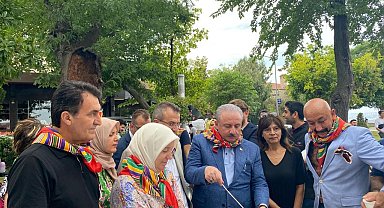 TBMM Eski Başkanı Mustafa Şentop yörüklere aşure dağıttı!