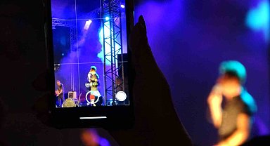 Teoman basın mensuplarını konserinden kovdu