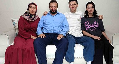 Ailecek üniversiteli oldular