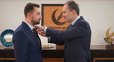 AK Parti Ümraniye Belediyesi'nden 3 meclis üyesi Yeniden Refah Partisi'ne geçti