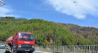 Alanya'da, büyükşehir ekipleri yangın sonrası da sahada
