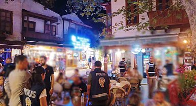 Antalya'da 101 ekip, 423 polisle 'Huzur Antalya-12' uygulaması