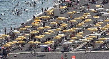 Antalya'da eylül ayının sonunda yaz havası: Sıcaklık 40 dereceyi gördü