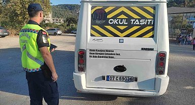 Antalya'da jandarmadan okul servis aracı denetimi