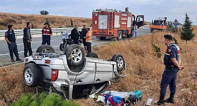 Araçta sıkışan sürücüyü itfaiye ekipleri sıkıştığı yerden kurtardı