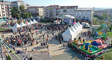 Arnavutköy'de Çocuk Oyunları ve Oyuncakları Festivali'nden renkli görüntüler