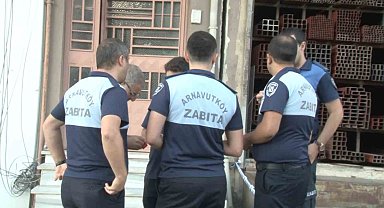 Arnavutköy'de hafriyat alımı esnasında bina kaydı