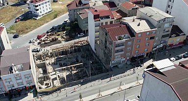 Arnavutköy'de inşaattan alınan hafriyat nedeniyle bir bina daha boşaltıldı
