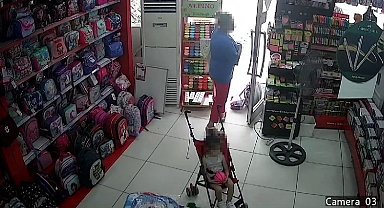Arnavutköy'de modelini beğendiği okul çantasını böyle çaldı