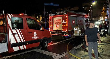 Arnavutköy'de sağanak yağıştan ayakkabı imalathanesini su bastı