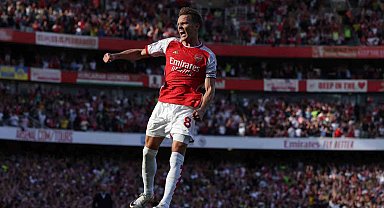 Arsenal, Manchester United karşısında uzatmalarda güldü