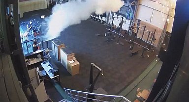 Ataşehir'de spor salonundaki yangının çıkış anı kamerada