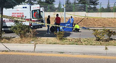 Aydınlatma direğine çarpan motosikletli sürücü hayatını kaybetti