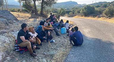 Ayvacık'ta 8 kaçak göçmen ile 3 göçmen kaçakçısı yakalandı
