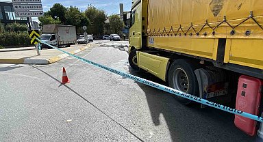 Mazot dökülen yol ulaşıma kapandı