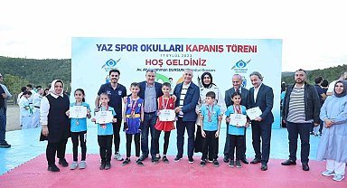 Bakan Bak: "Kötü alışkanlıklarla mücadelede en önemli rolü spor aktiviteleri alıyor"