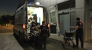 Bariyerlere çarparak takla atan otomobil 100 metre sürüklendi: 3 yaralı
