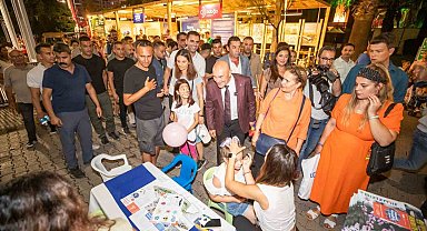 Başkan Soyer, 92. İzmir Enternasyonal Fuarı'nda ziyaretçilerle buluştu