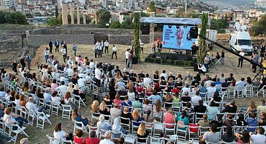Bayraklı'da festival için geri sayım başladı