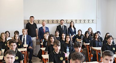 Bayrampaşa'da yeni dönem yeni okulla başladı