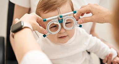 Bebeğin gözünde kayma, titreme veya takip etmeme durumu varsa dikkat
