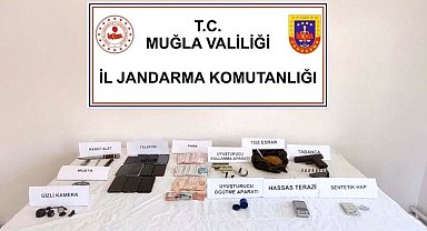 Bodrum'da 2 ayrı adrese operasyon: 4 şüpheli gözaltına alındı