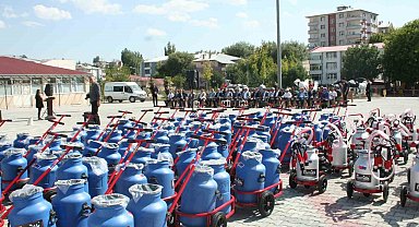 Bulanıklı çiftçilere ekipman desteği sağlandı