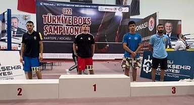 Bursa Büyükşehir Belediyesporlu boksörler Türkiye Şampiyonası'nda 3 madalya kazandı