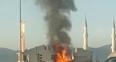 Bursa'da evin çatısında çıkan yangın korkuttu