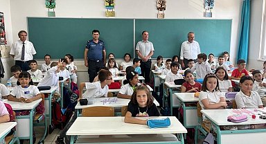 Bursa'da Okul Polisi, eğitim kurumları çevresinde kuş uçurtmuyor