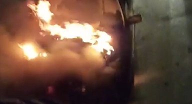 Bursa'da seyir halindeki otomobil alev alev yandı